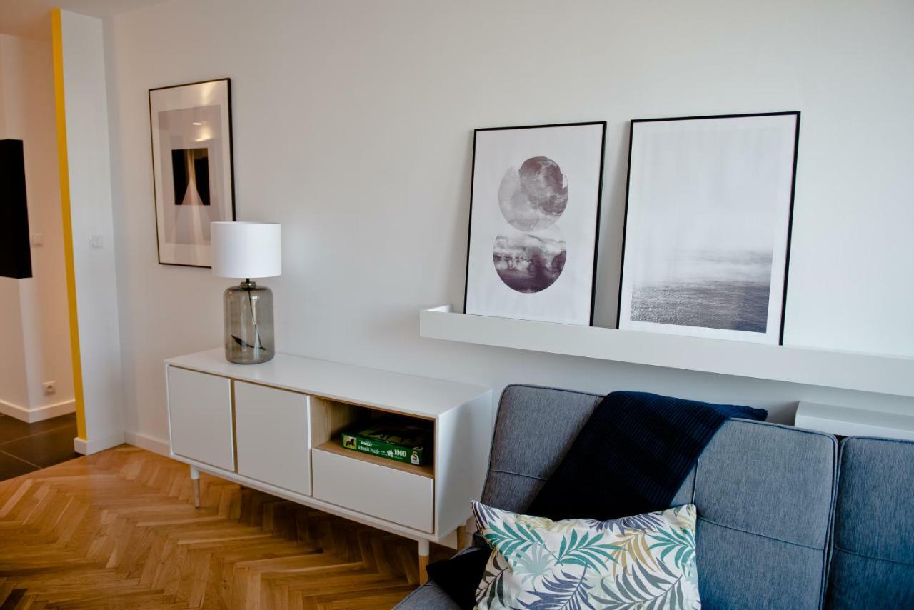 Apartamento Apartament Chlodna Near To City Center Varsovia Exterior foto